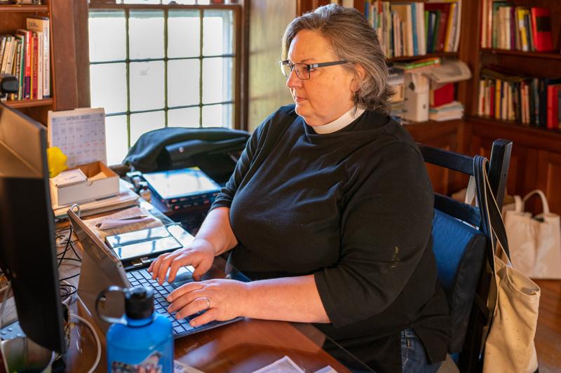 Clergy Woman on the computer_crop