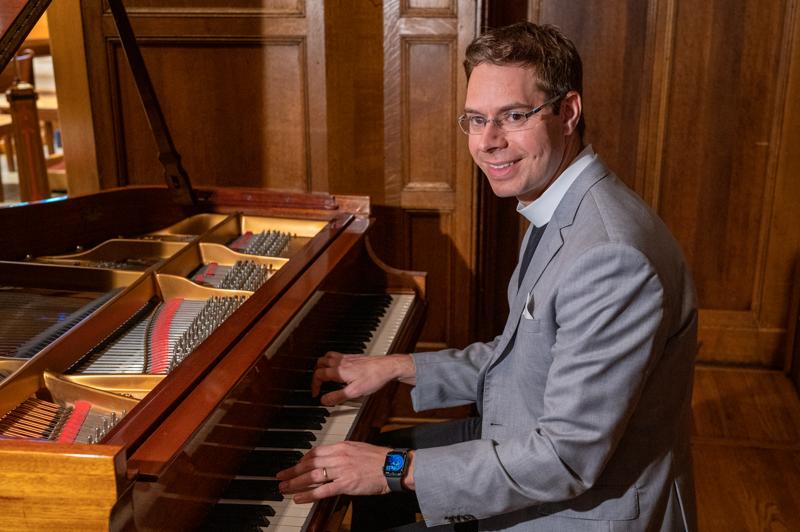 The Rev Andrew Barnett (Associate Rector)_All Saints' Atlanta-piano2